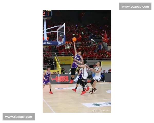 昨日篮球赛事精彩纷呈 多支劲旅上演激烈对决 赛场内外精彩不断 昨日篮球赛事精彩纷呈 多支劲旅上演激烈对决 赛场内外精彩不断